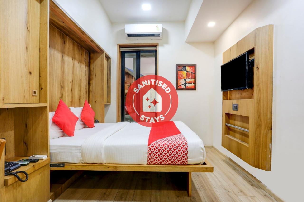 Oyo 81549 Hotel Elegance Nx Mumbai (Bombay) Buitenkant foto