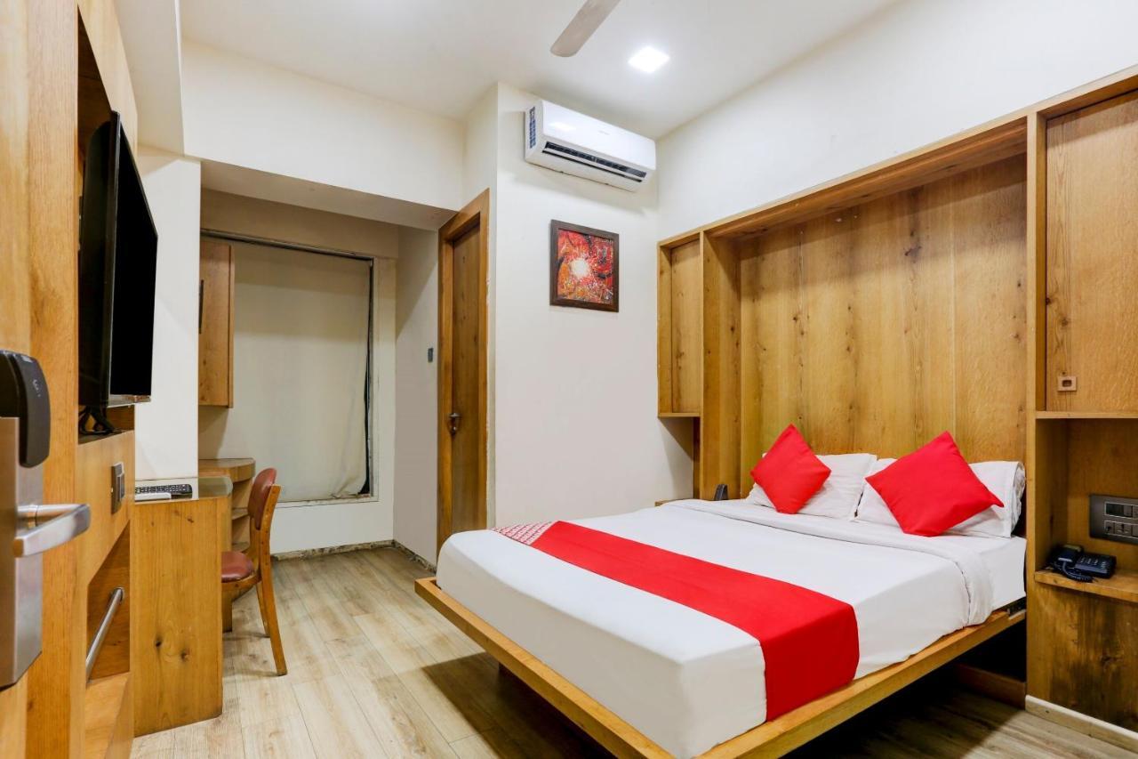 Oyo 81549 Hotel Elegance Nx Mumbai (Bombay) Buitenkant foto