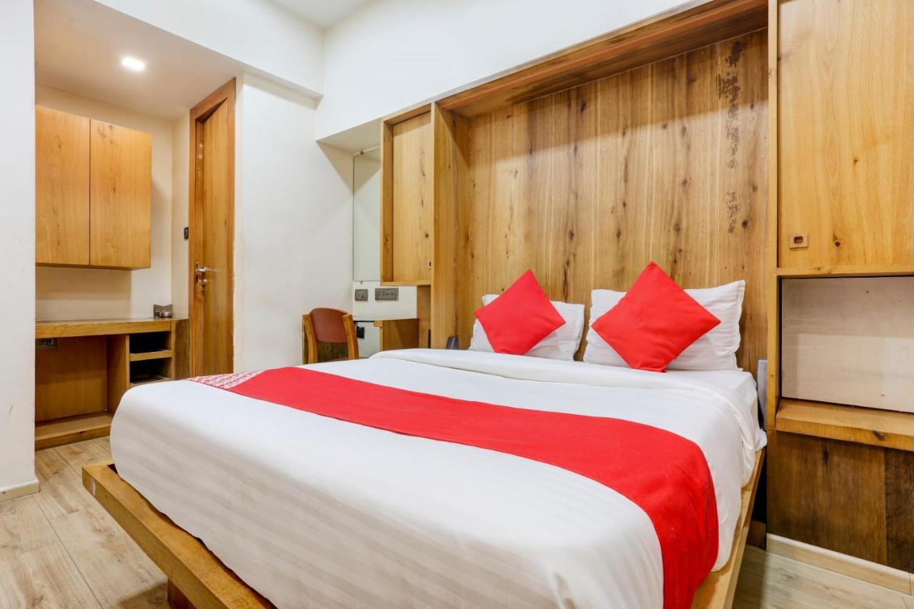 Oyo 81549 Hotel Elegance Nx Mumbai (Bombay) Buitenkant foto